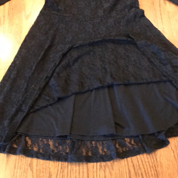 Black lace dress - Picture 2 of 5